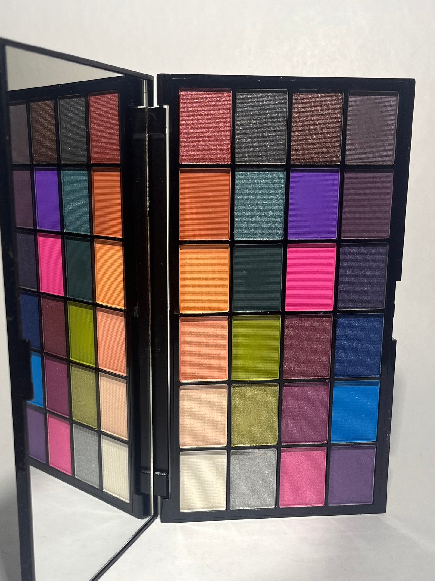 The Makeup Revolution Life on the Dance Floor "Sparklers" Eyeshadow Palette