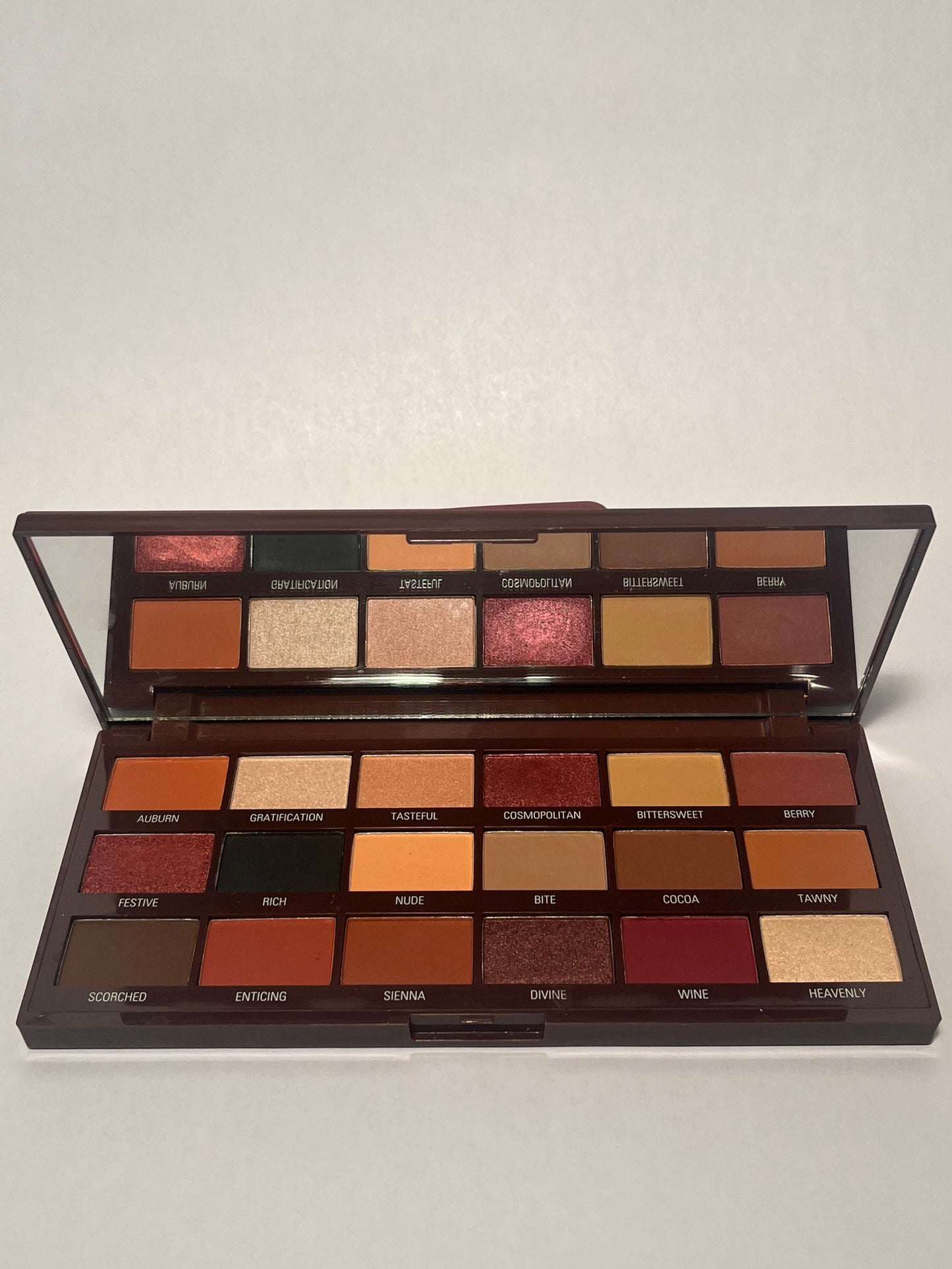 I Heart Revolution Eyeshadow Palette Cranberries and chocolate