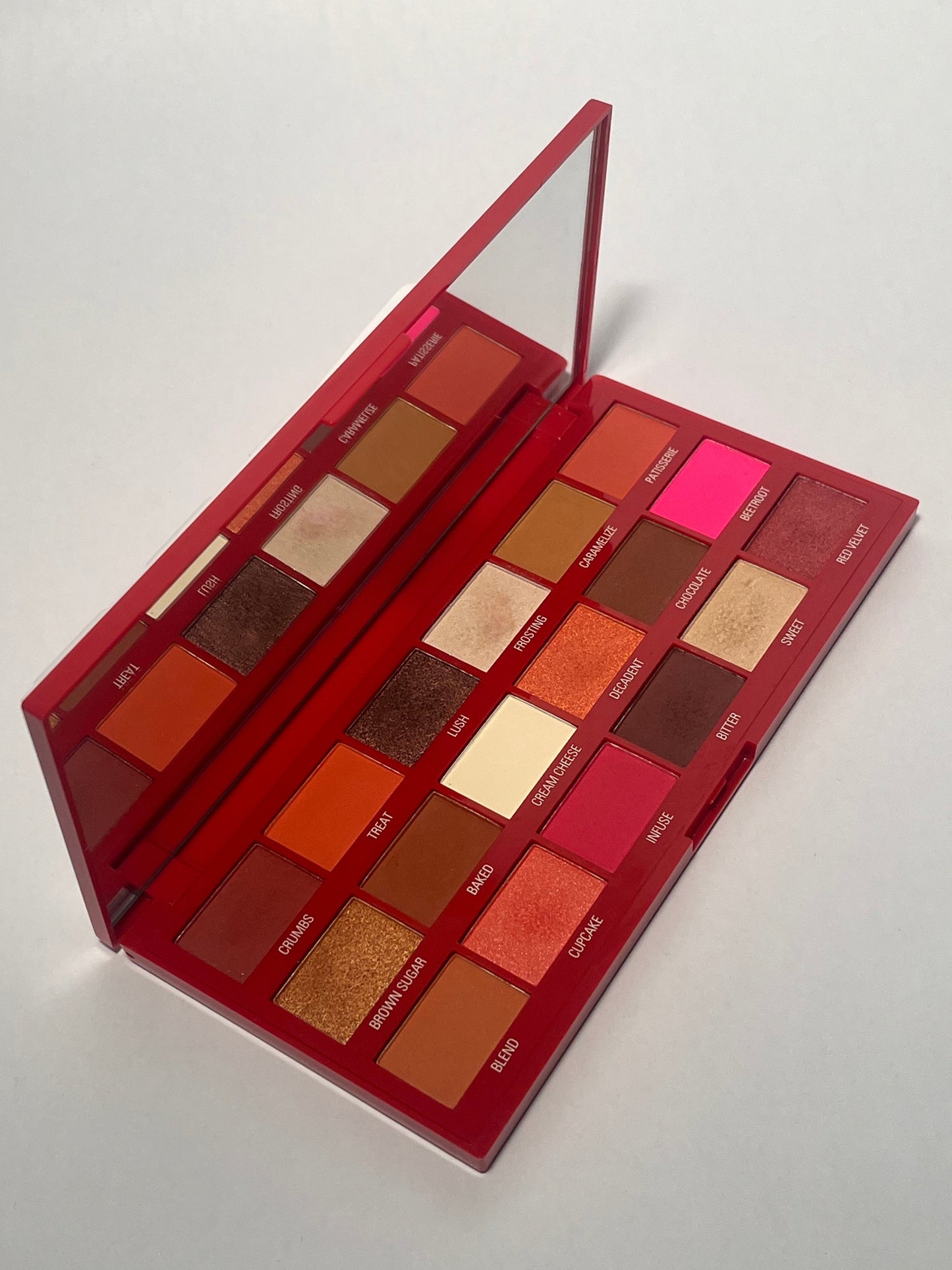 I Heart Revolution Eyeshadow Palette Red Velvet