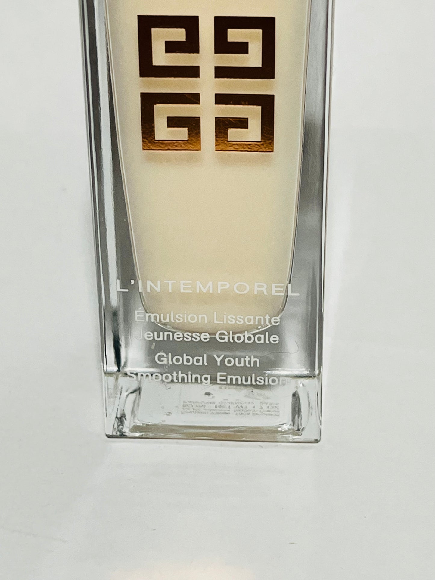 Givenchy L'Intemporel Global Youth Smoothing Emulsion 50 ml