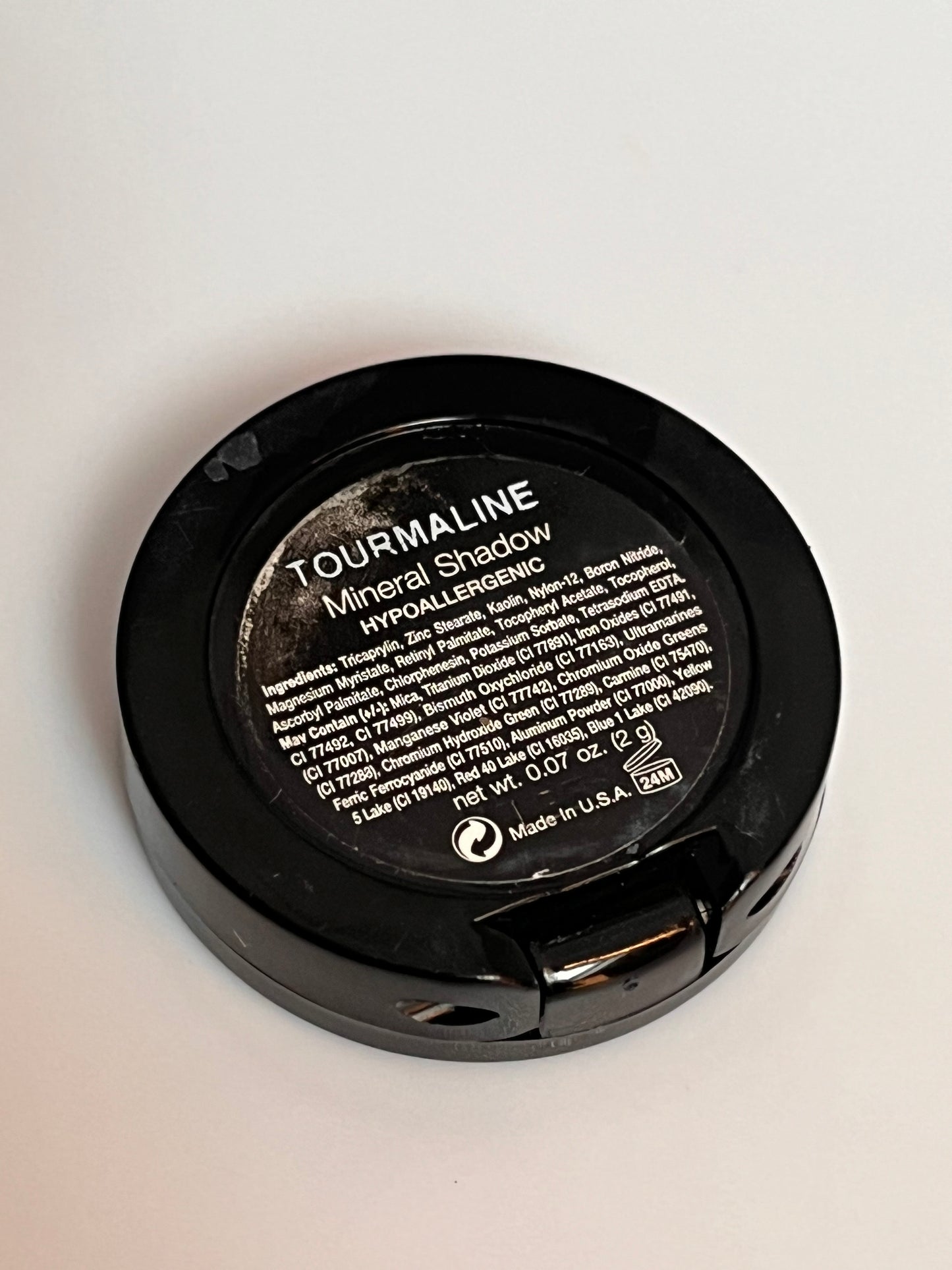 BEKK- Tourmaline mineral eyeshadow
