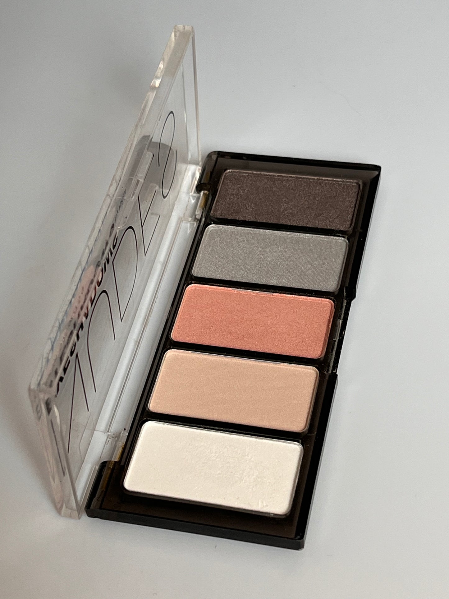 NUDES EYESHADOW by H&M