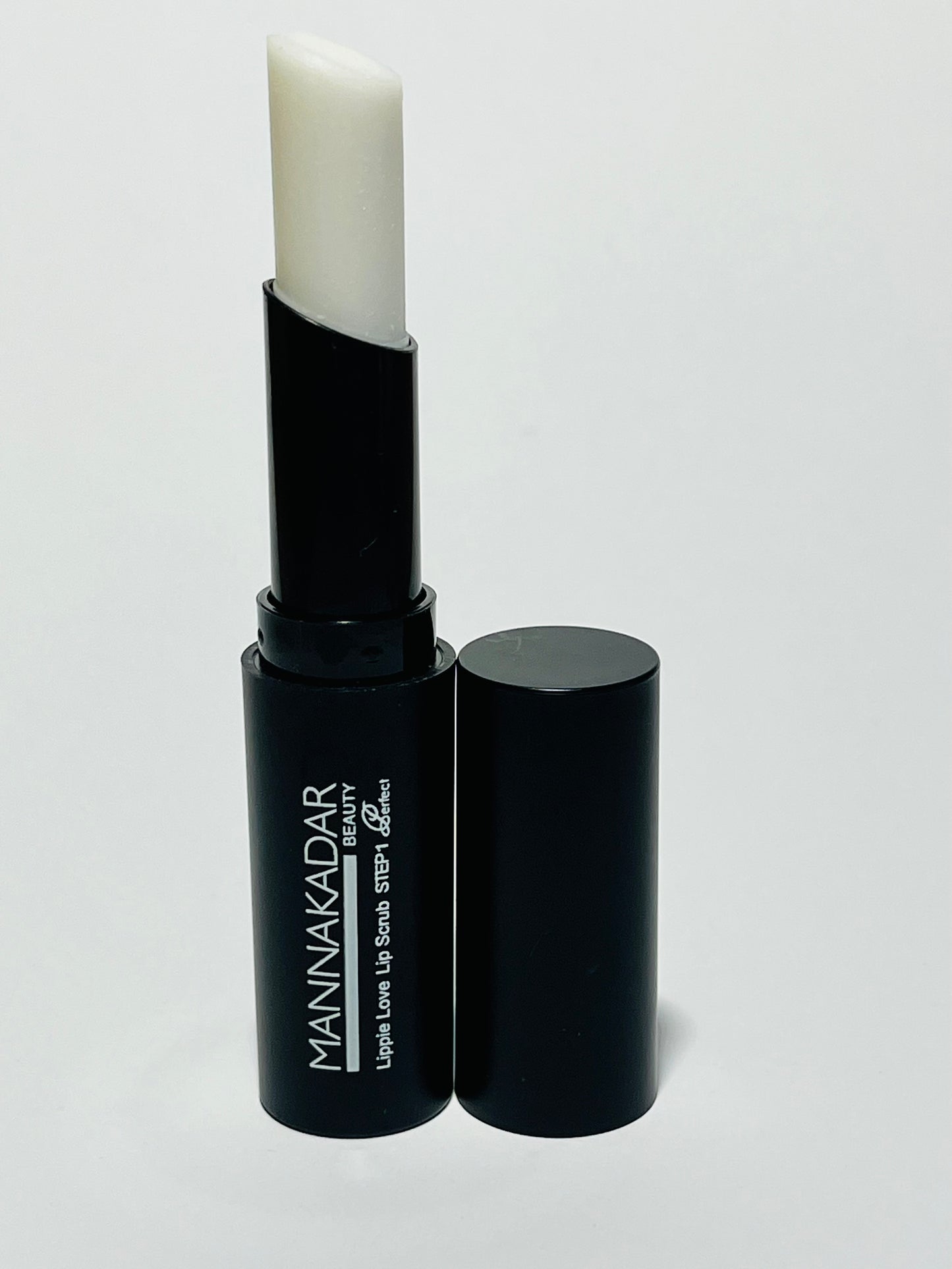 Manna Kadar Beauty - Lippie Love Lip Scrub step 1