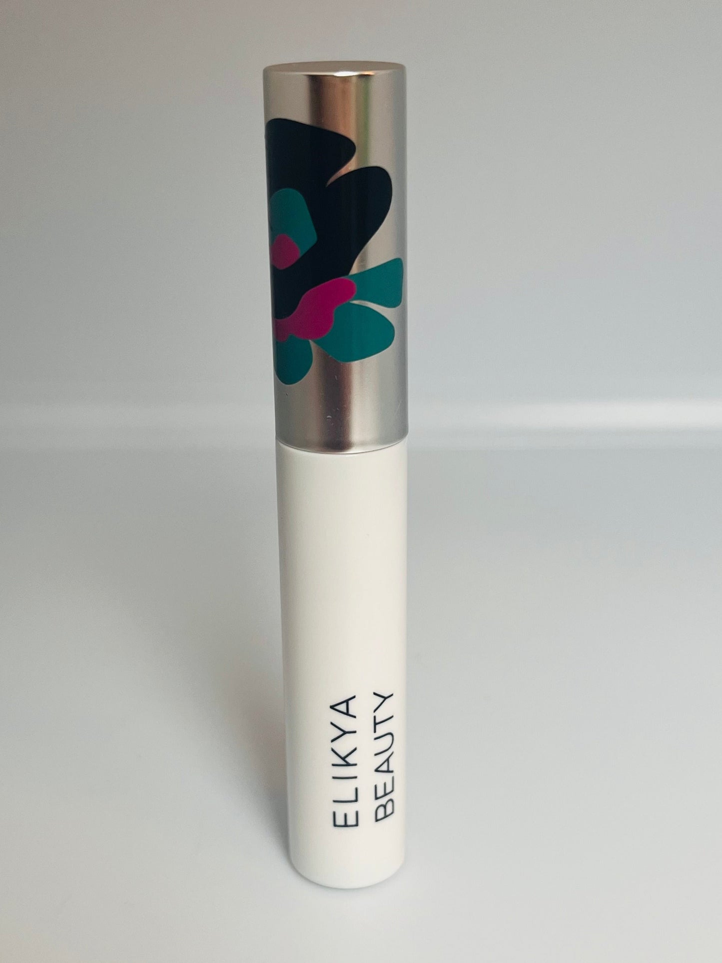 ELIKYA BEAUTY- Intensely colored mascara enriched with CASTOR OIL