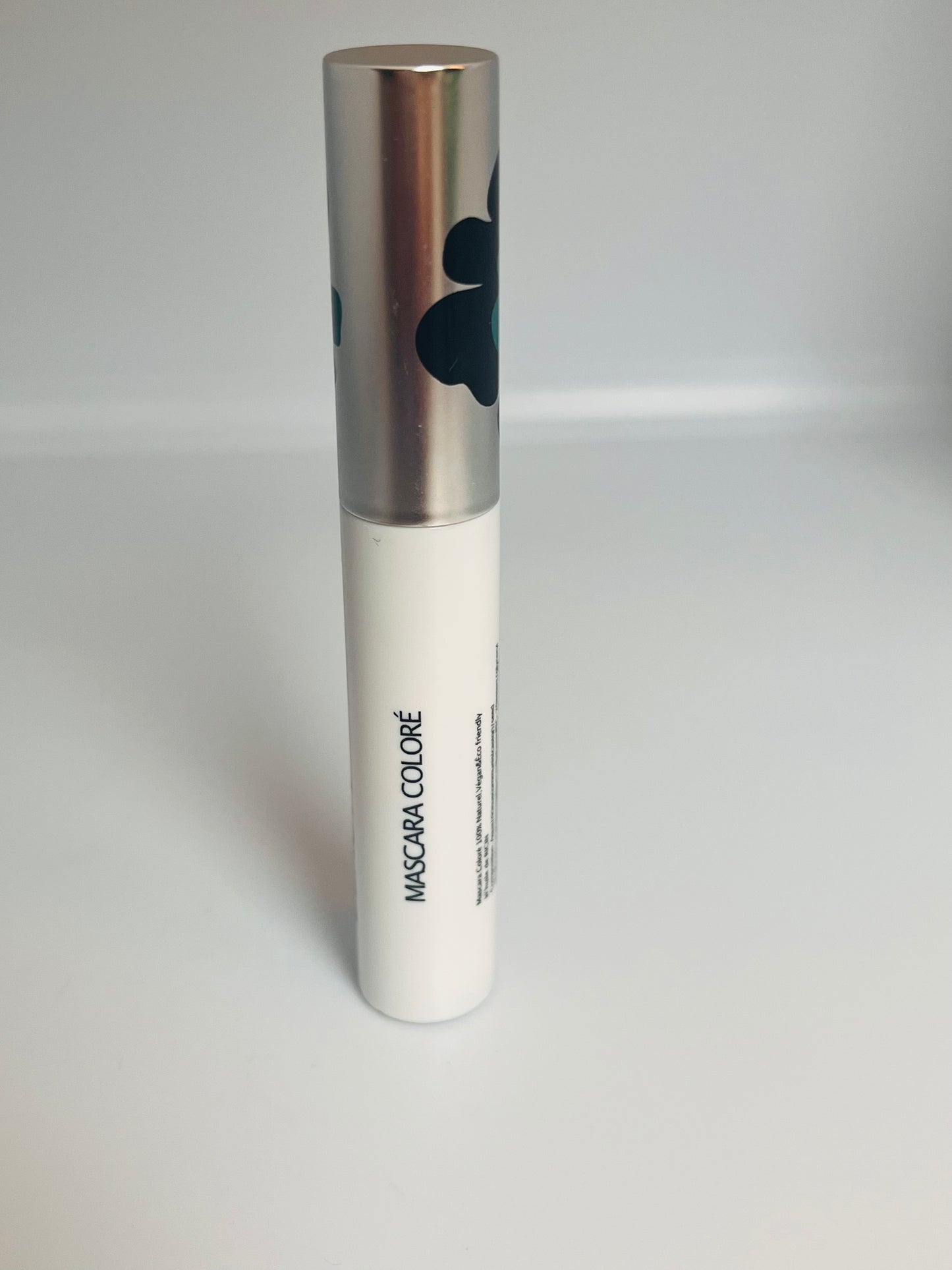 ELIKYA BEAUTY- Intensely colored mascara enriched with CASTOR OIL