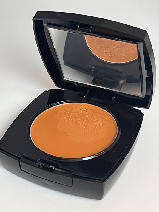 AVON FLAWLESS- cream to powder foundation G4-10 Caramel