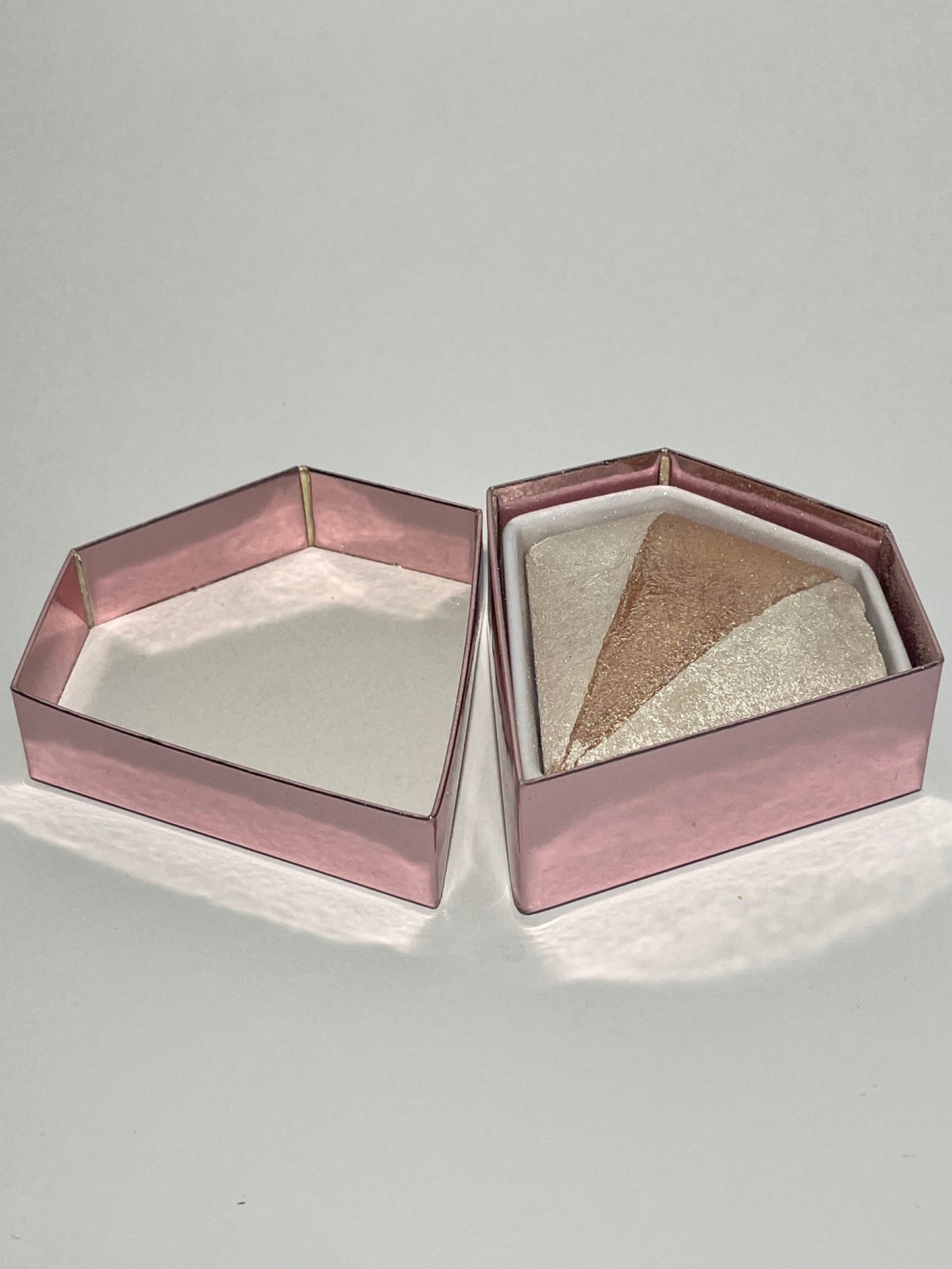 I Heart Revolution -Triple baked highlighter
