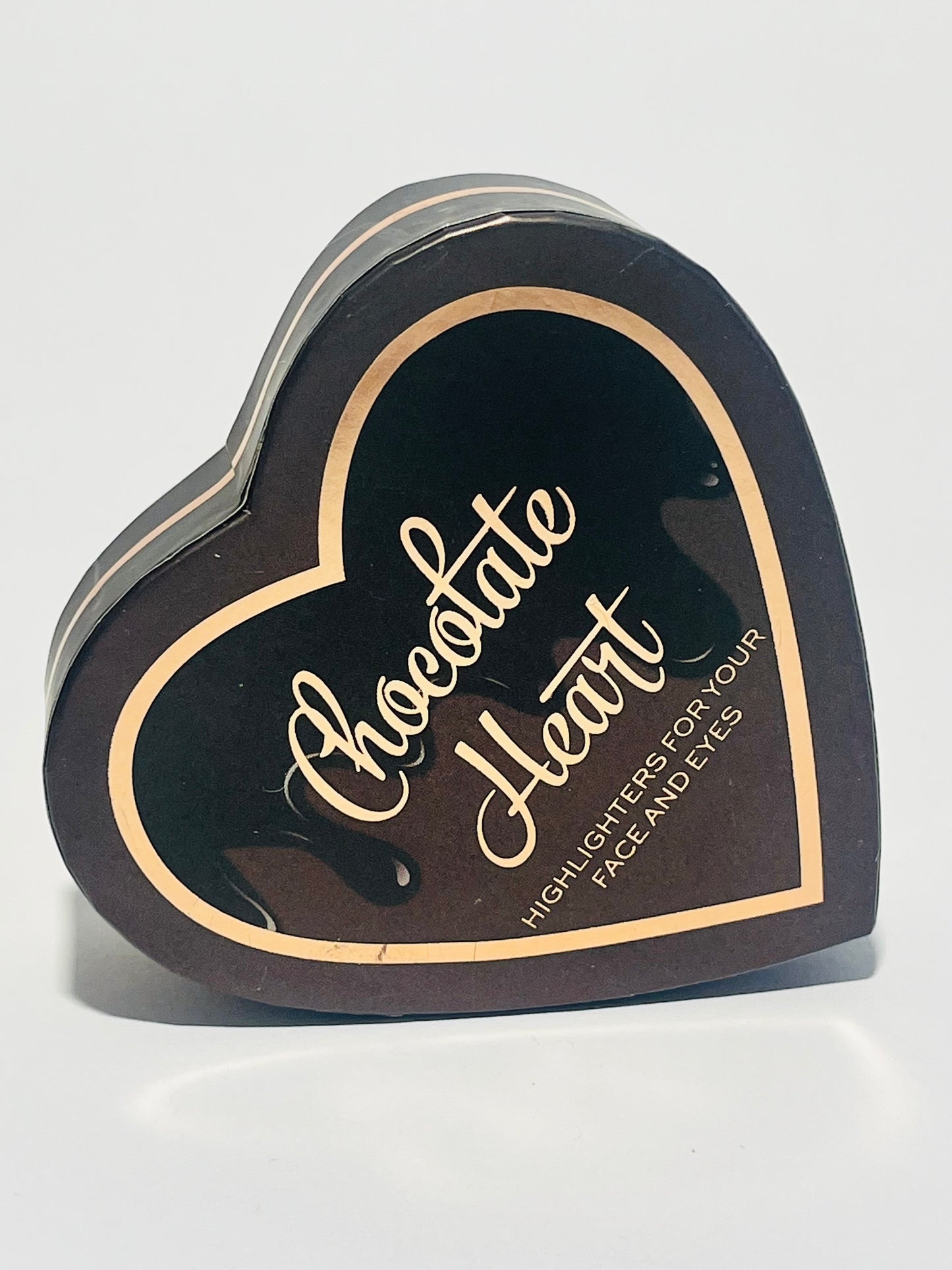 I Heart Revolution -Chocolate Heart Bronzer.