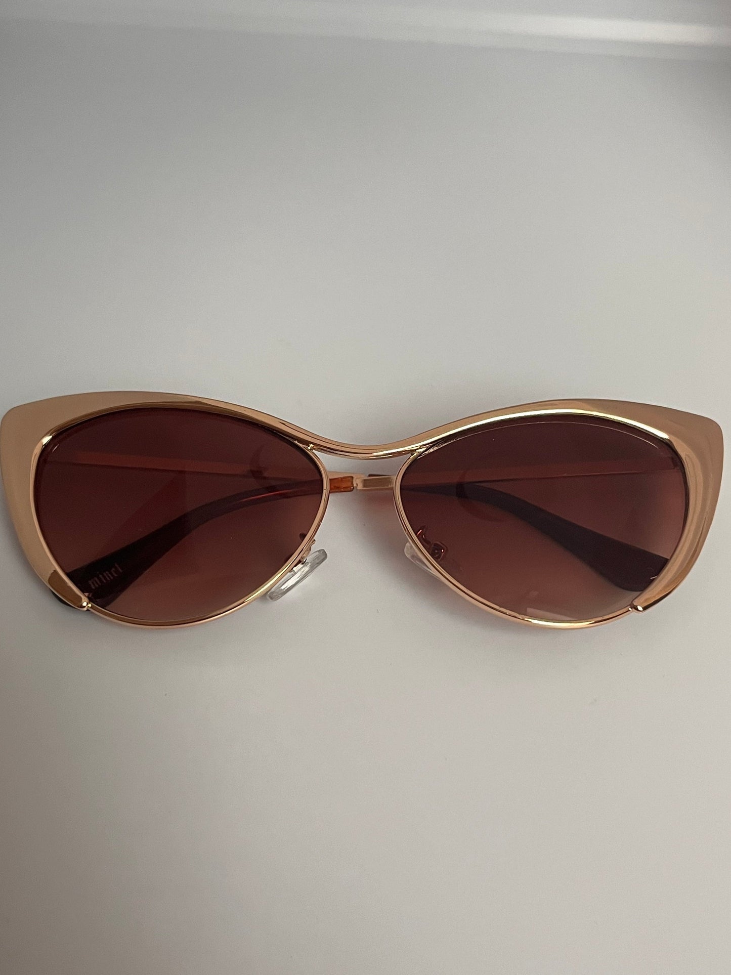 Solbriller  Cat Eye gullfarget med brunt glass