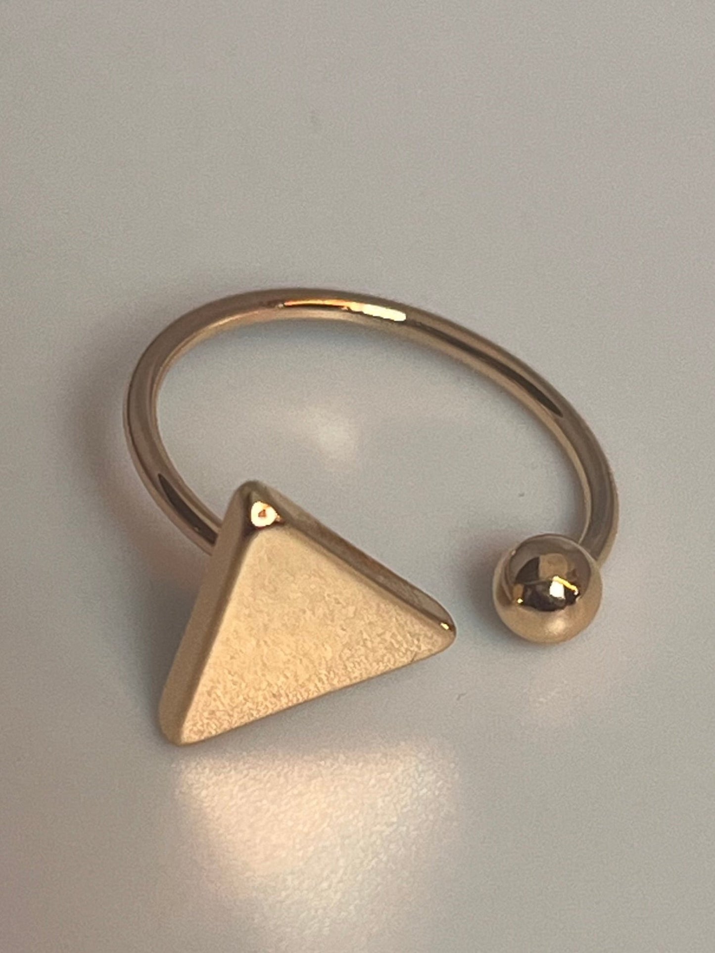 Ring -gullfarget og justerbar- trekantmotiv