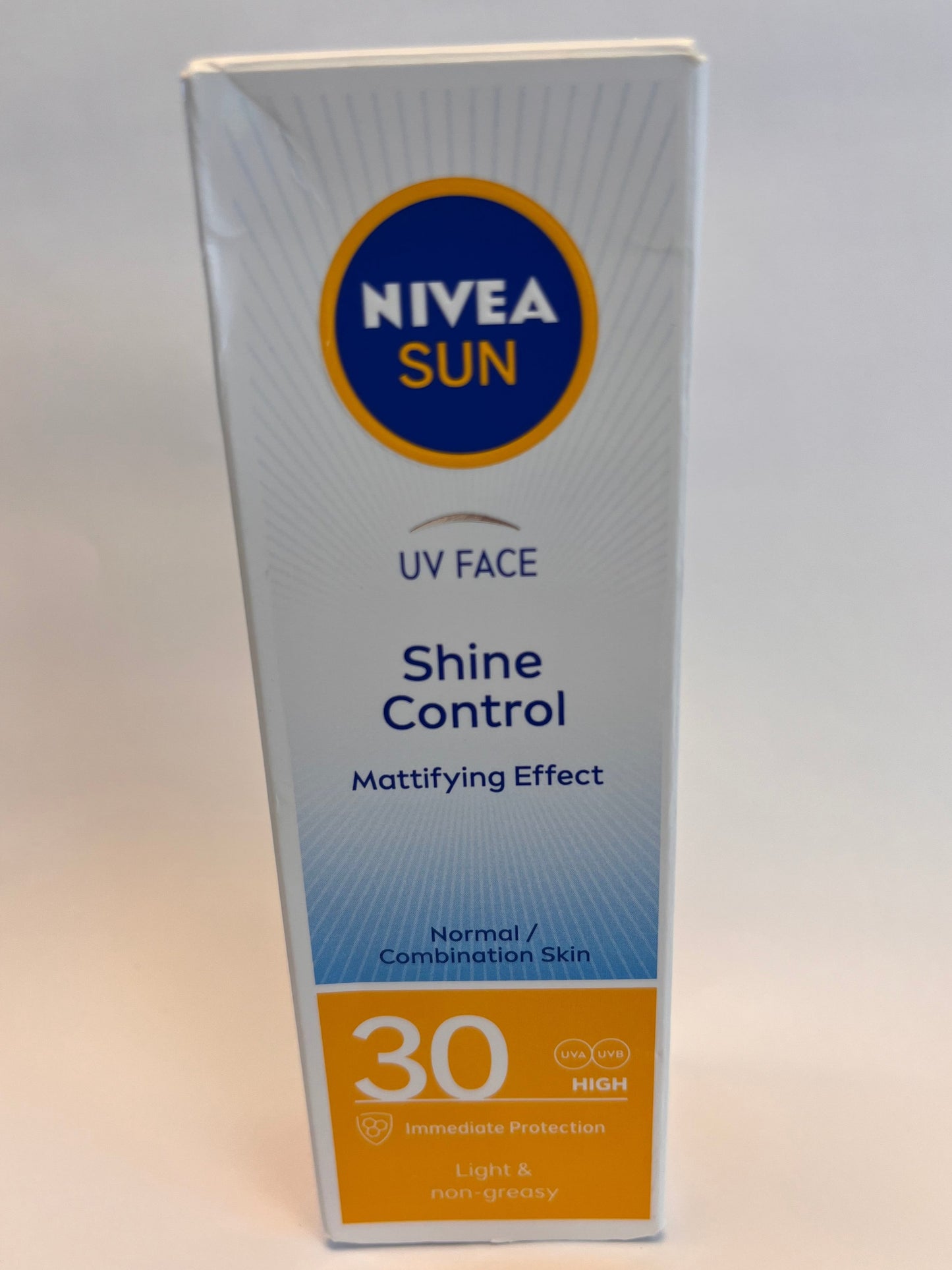 NIVEA Sun Shine Control Mattyfing Effect 30 high