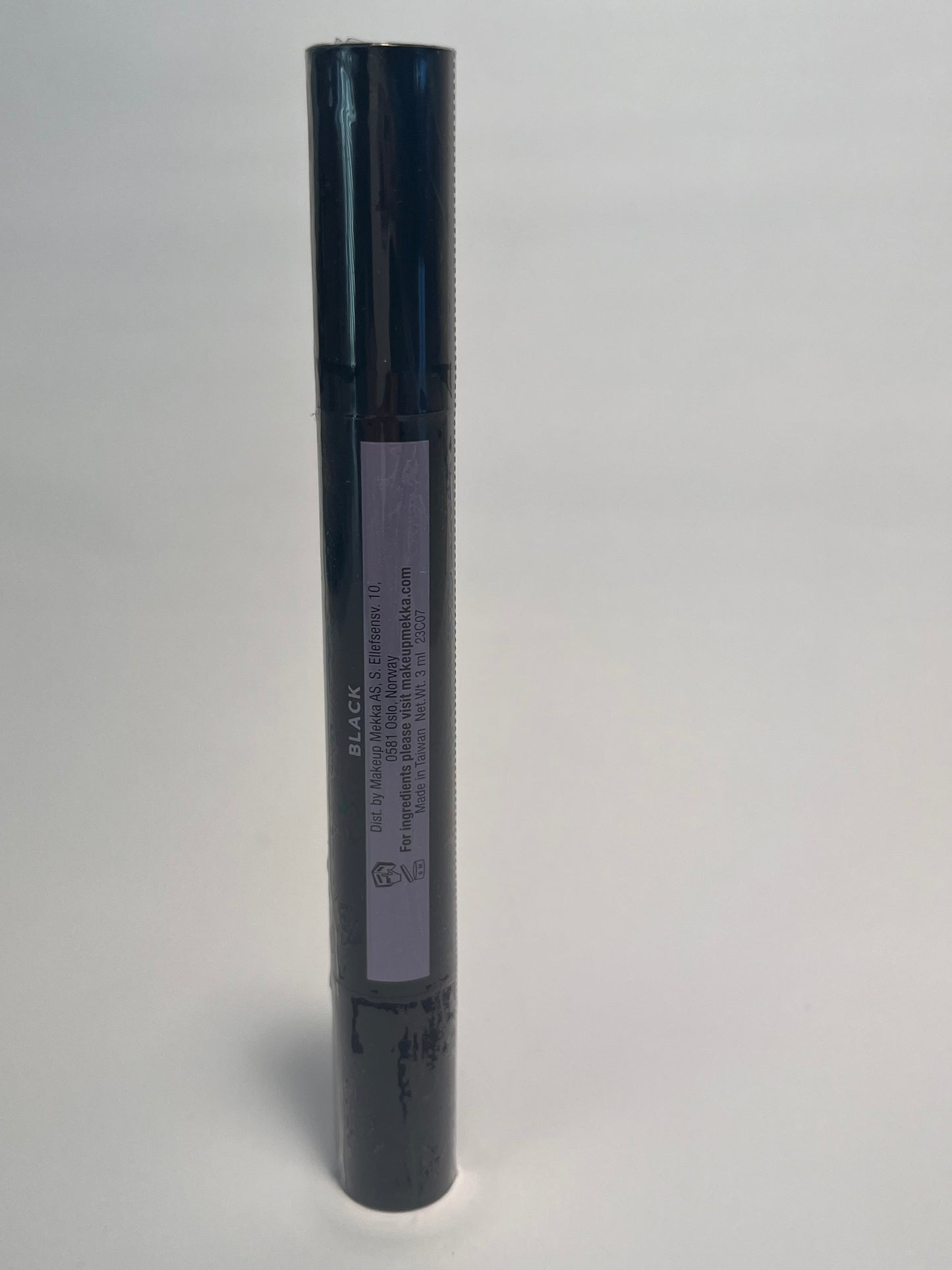 MAKEUP MEKKA- Lined Up Eyeliner & Stamp