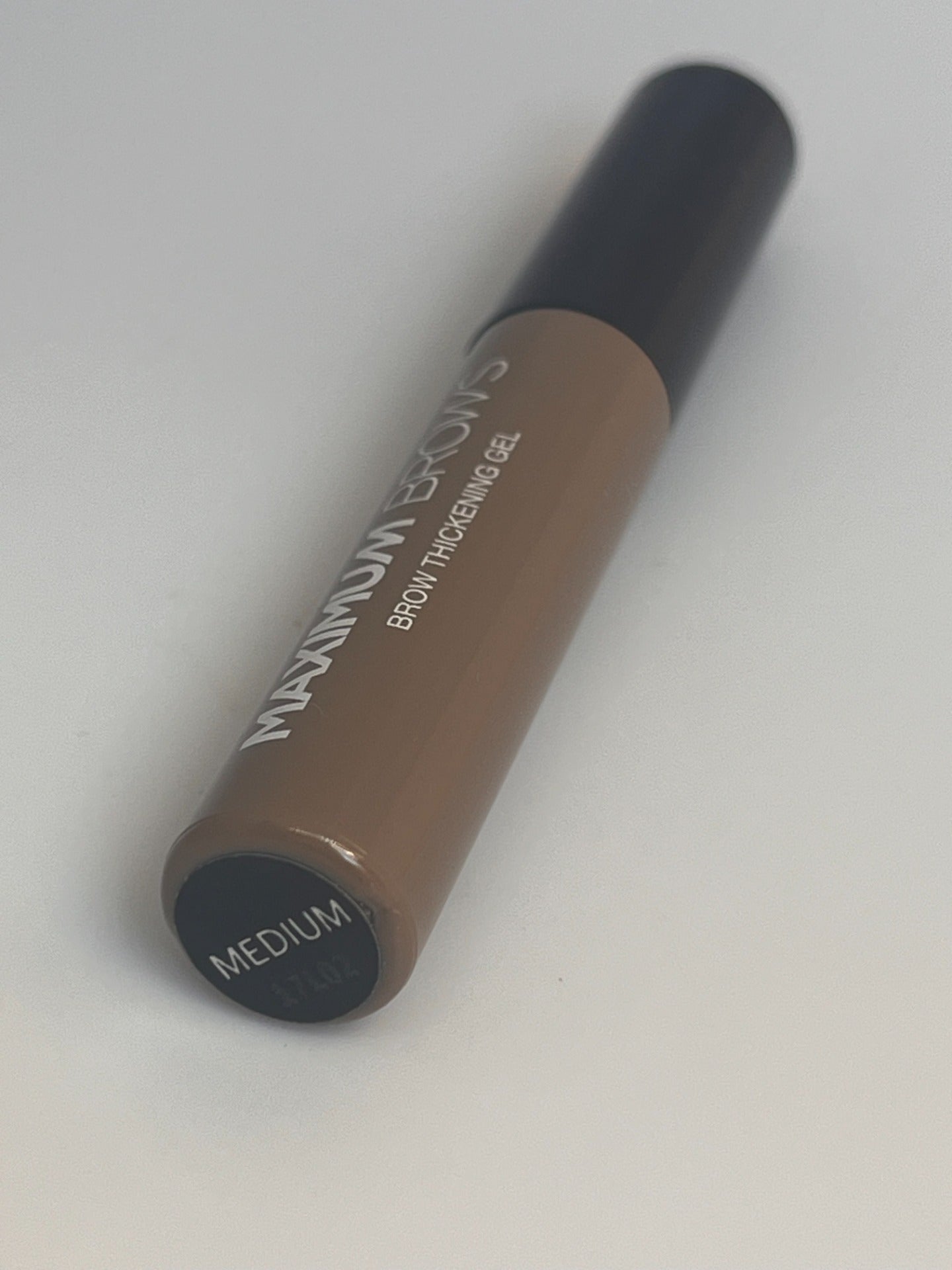 MAKEUPMEKKA- MAXIMUM BROWS - BROW THICKENING GEL -medium