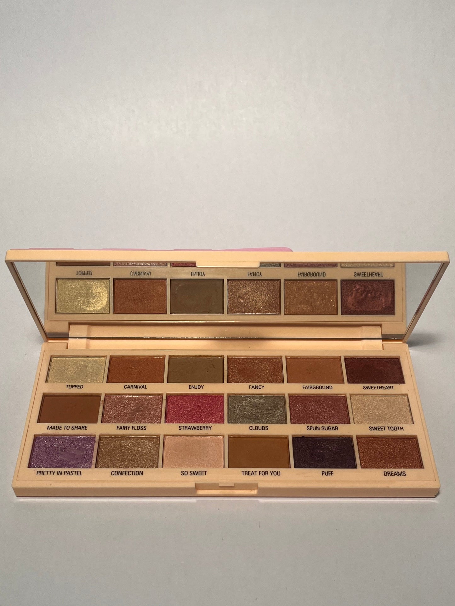 I Heart Revolution Eyeshadow Palette Cotton Candy
