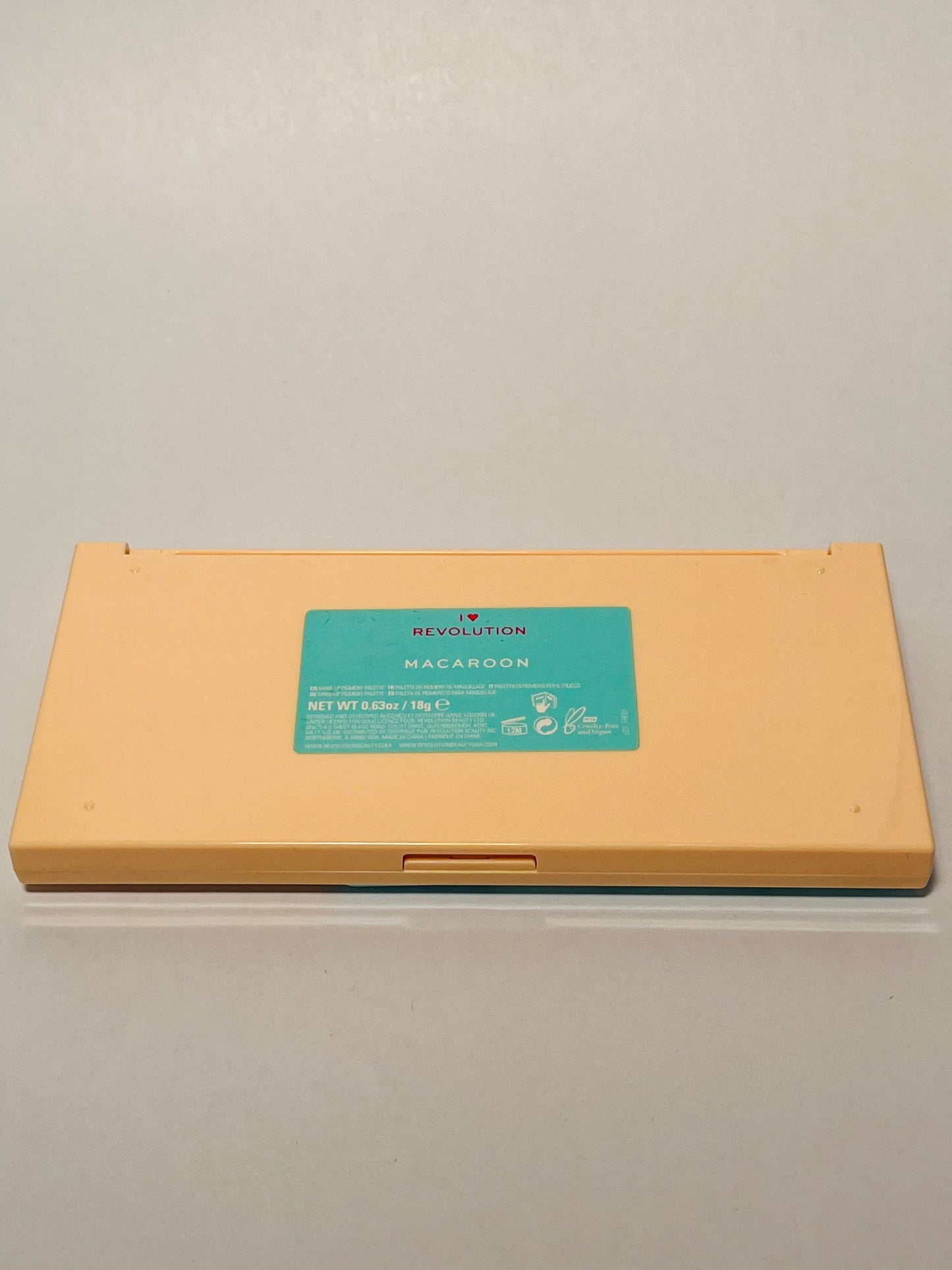 I Heart Revolution Eyeshadow Palette macaroon