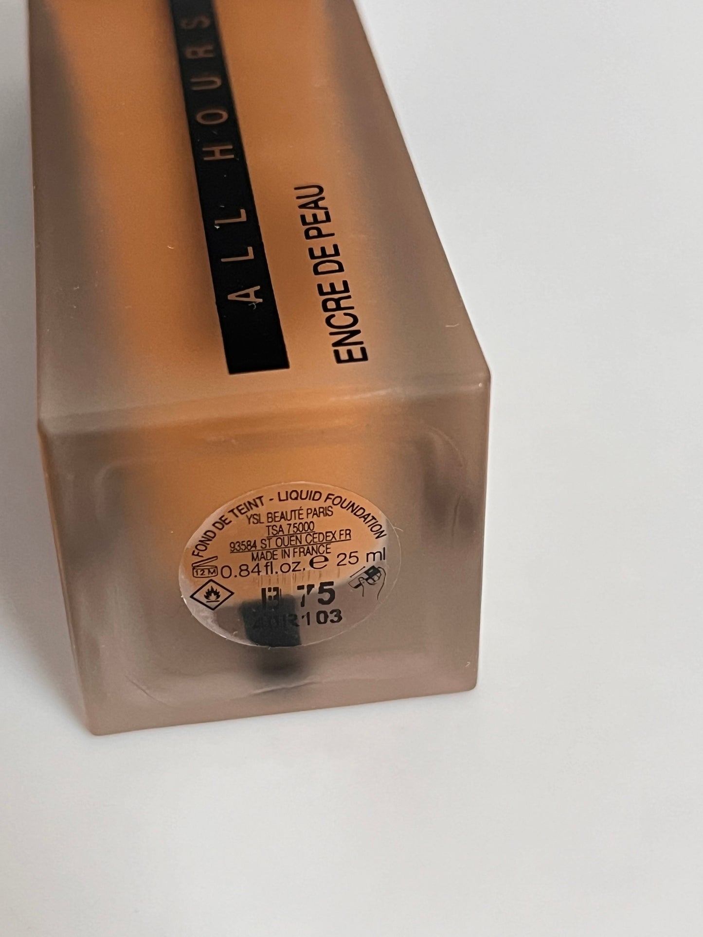 Yves Saint Laurent  Touche Éclat Le Teint Foundation B75 Hazelnut